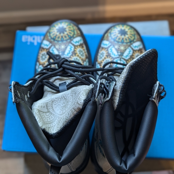 Boots - Picture 6 of 6